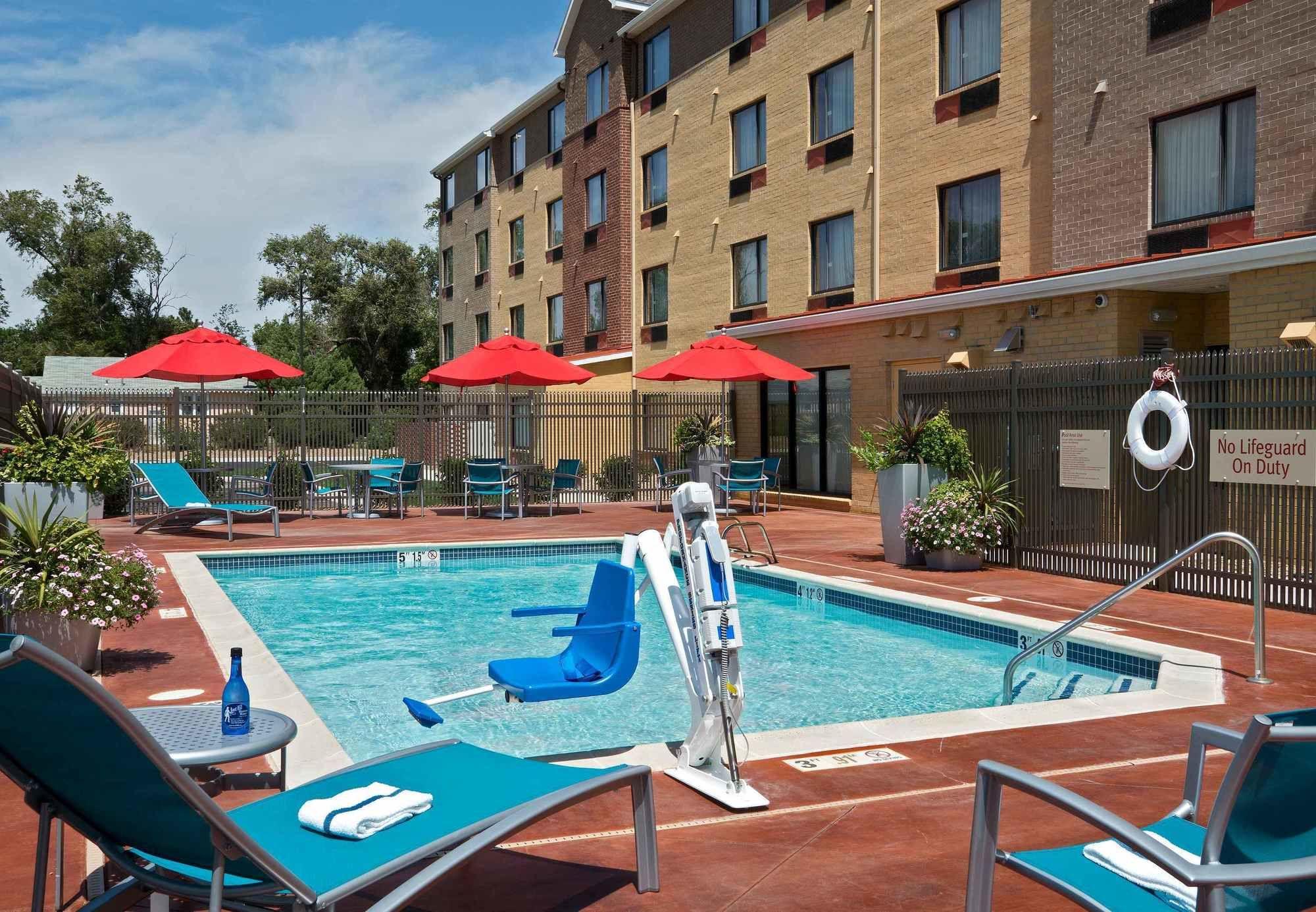 Towneplace Suites By Marriott Dodge City Exteriör bild