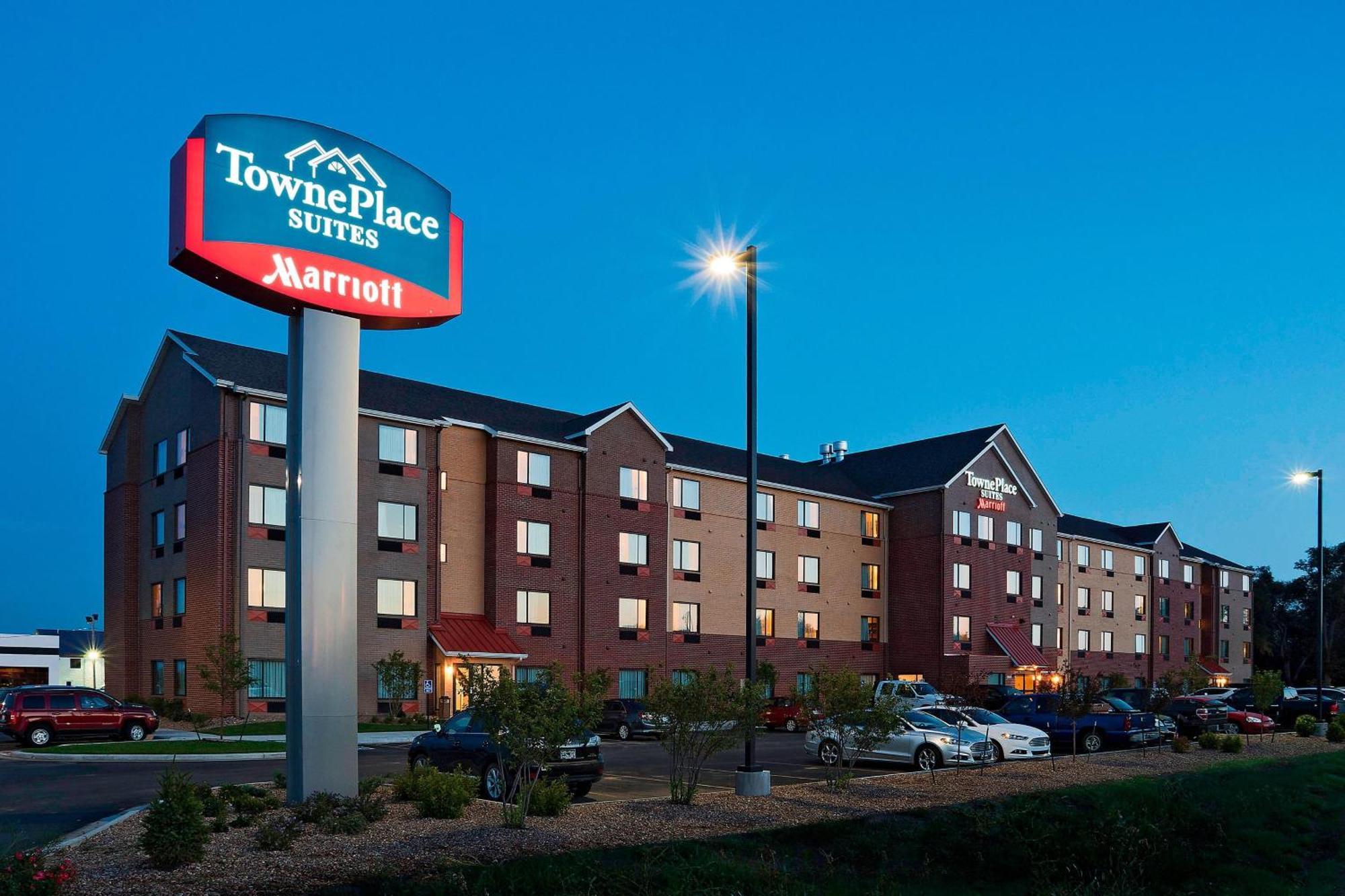 Towneplace Suites By Marriott Dodge City Exteriör bild