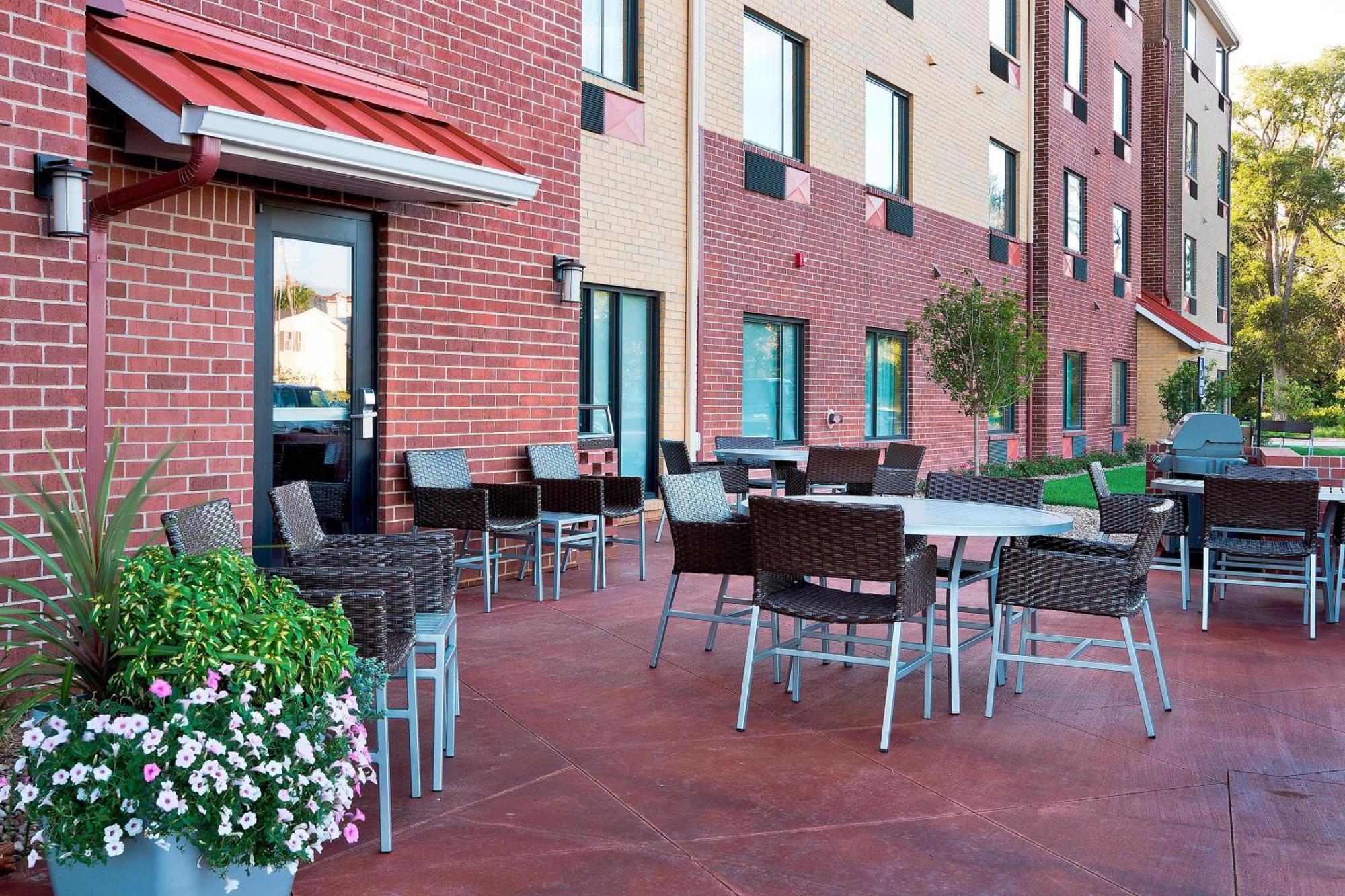 Towneplace Suites By Marriott Dodge City Exteriör bild