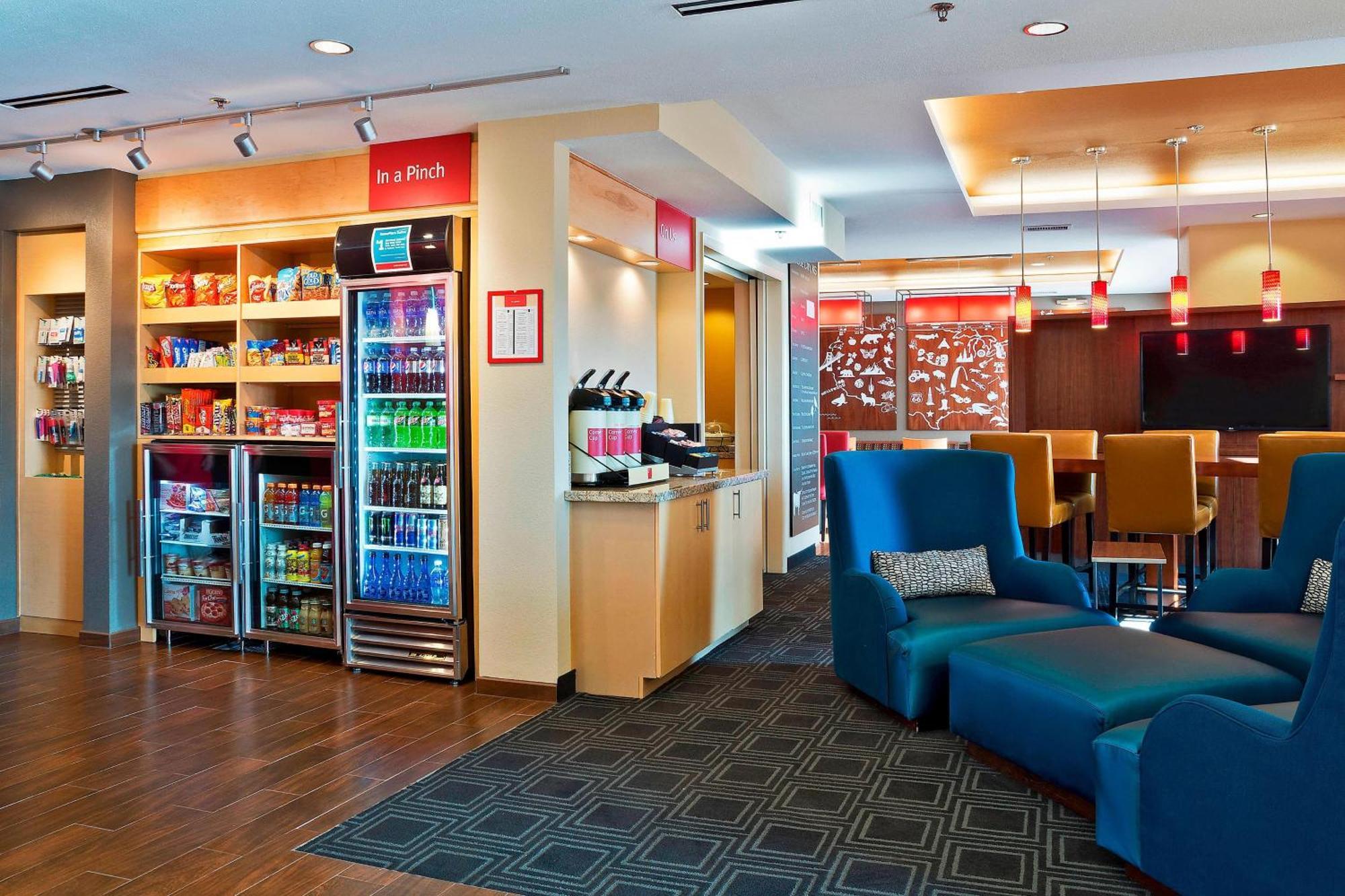 Towneplace Suites By Marriott Dodge City Exteriör bild